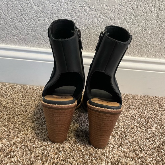 Ugg Valencia peep toe booties - Picture 9 of 9